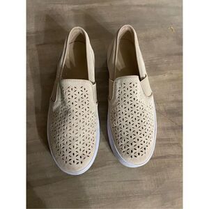 Vionic slip on sneakers suede leather tan Size 6